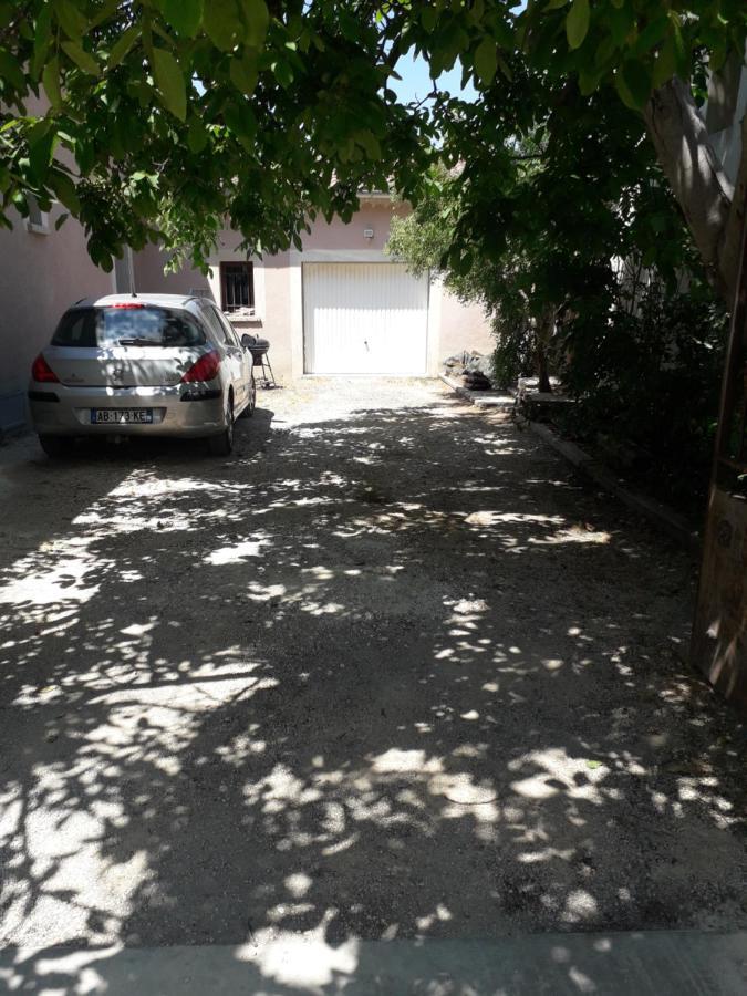 Gite Le Bagnol Un Coin De Paradis Maubec  Exterior foto